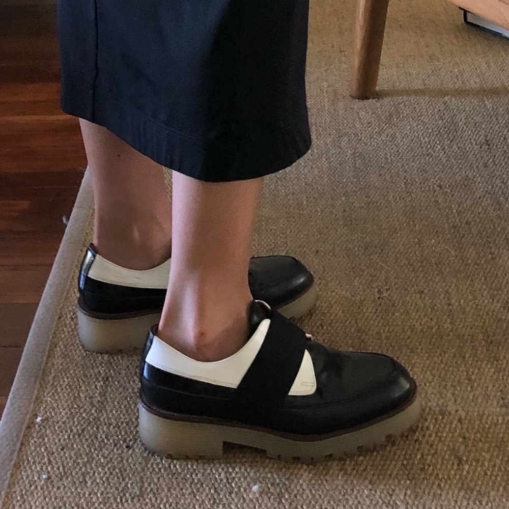 Intentionally blank platform shoe